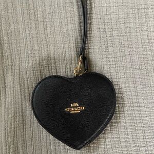 COACH Leather HEART
Wristlet